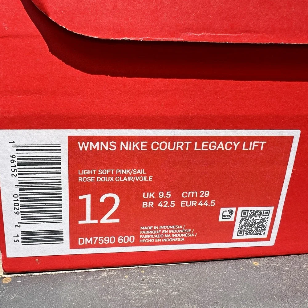 Nike court legacy